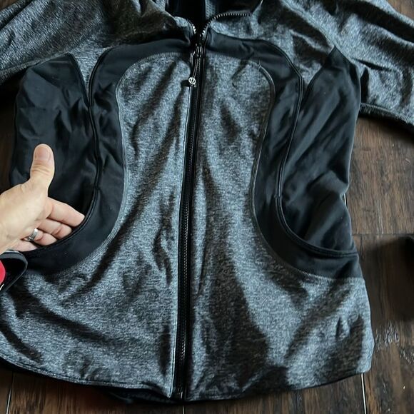 LULULEMON Heather Grey Reversible Jacket Size 12 black on one side grey black - Picture 4 of 13
